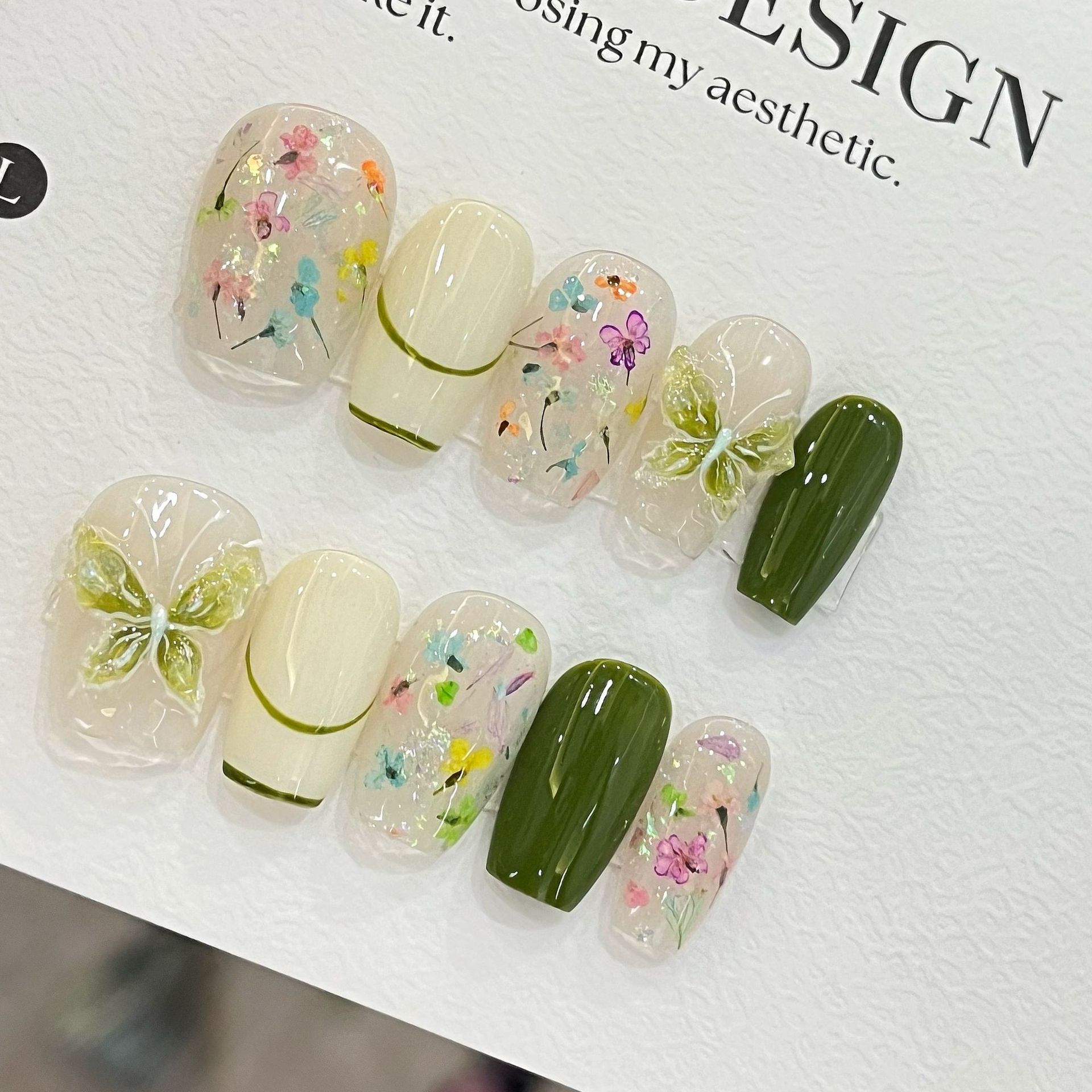 Nail Art French Nails - 10 szt. Sztuczne Paznokcie Motyl Kwiat