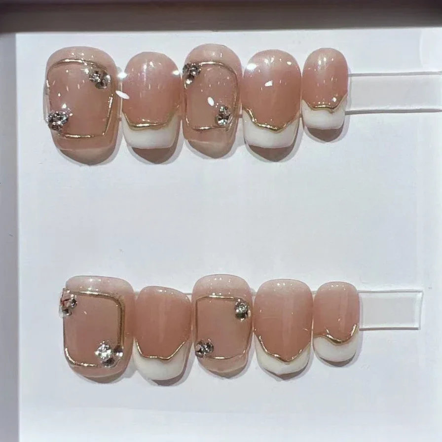 Nail Art French Nails - 10Pcs Krótkie Kwadratowe Francuskie Ręcznie Robione