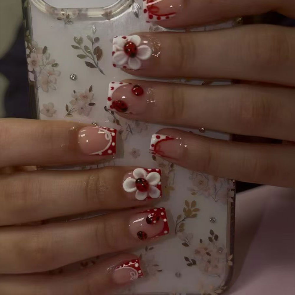 24 sztuki w zestawie. Prostoką – Nail Art Red recenzja i cena