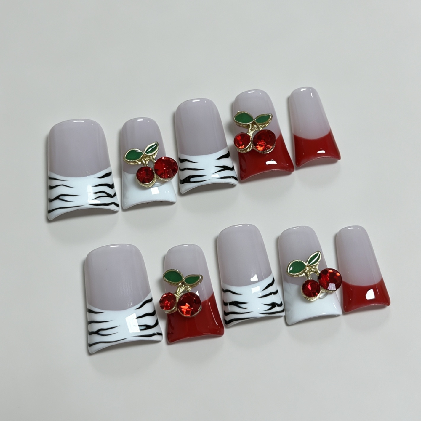 Średnie kwadratowe sztuczne pa – Nail Art Red recenzja i cena