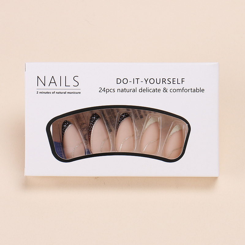 24 sztuki francuskich, nakleja – Nail Art Fake Nails recenzja i cena